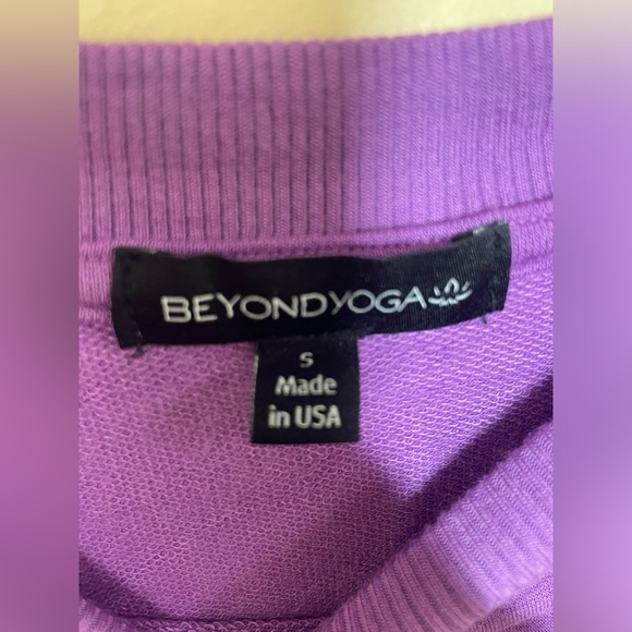 BEYOND YOGA Women’s Purple CREW PULLOVER  Sweater Sz Small Soft Luxurious MB7766 - Picture 4 of 9